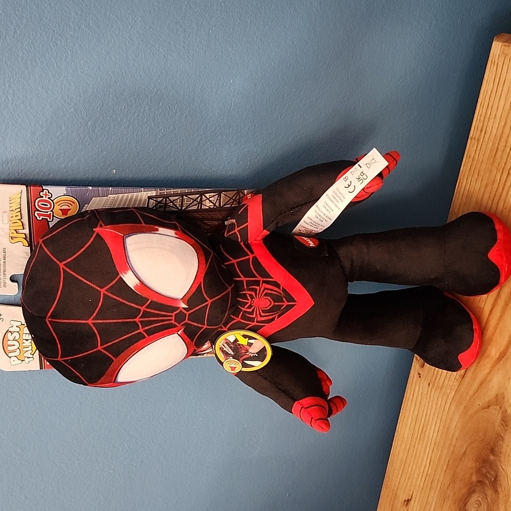 Marvel Superhero Talking Plush Spiderman Toy - Black and Red